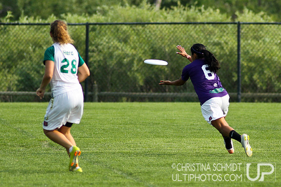 2012 USAU D-I College Championships Saturday Round 1 Action