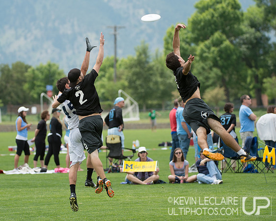 2012 USAU D-I College Championships Friday Action