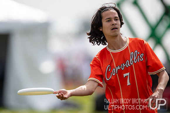 Day 1 of the USA Ultimate D-I College Championships