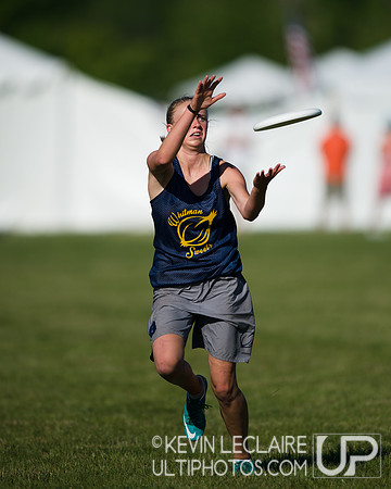 2014 USAU D-I College Champs Saturday Round 1 Action
