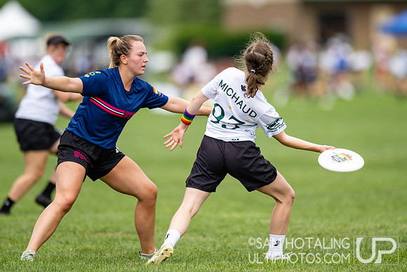 Stella vs SYC in pool play at World Ultimate Club Championships