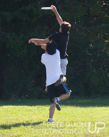 Sunday Round 1 Action -- 2011 Hucks off the Hilltop