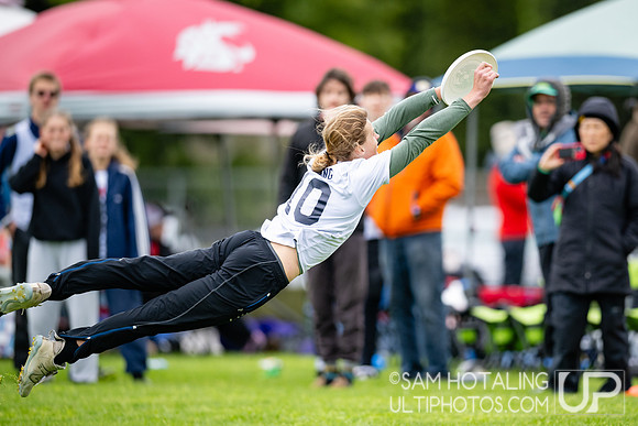 Pool play round IV at DiscNW Spring Reign
