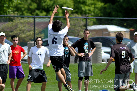 2012 USAU D-I College Championships Friday Round 1 Action
