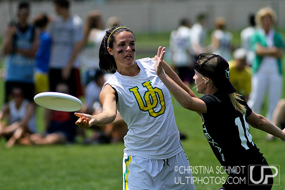 2012 USAU D-I College Championships Saturday Round 3 Action