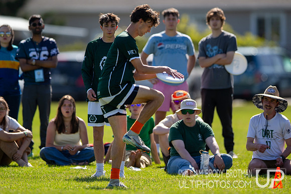Day 2 of the USA Ultimate D-I College Championships