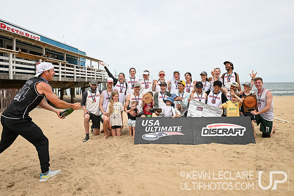Swamp Rats Masters Mixed Champions Team Photo - Awards - 2025 Be