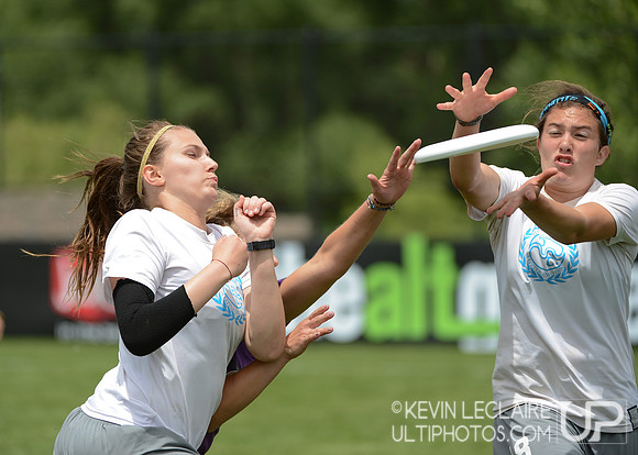 2012 USAU D-I College Championships Sunday Action