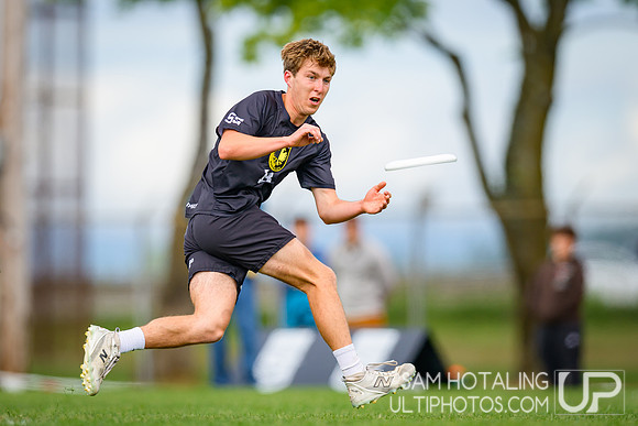 Colorado Mamabird vs Carleton College CUT in finals at USAU D-I College Championships