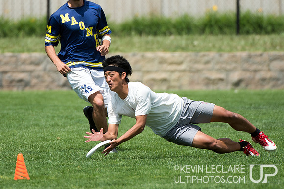 2012 USAU D-I College Championships Sunday Action