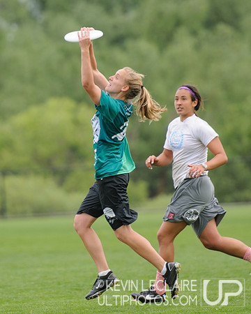 2012 USAU D-I College Championships Friday Round 1 Action