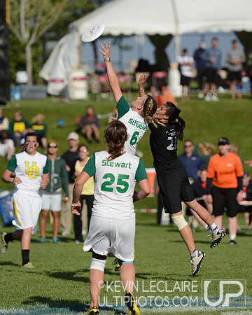 2012 USAU D-I College Championships Sunday Action