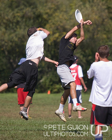 Sunday Round 2 Action -- 2011 Hucks off the Hilltop