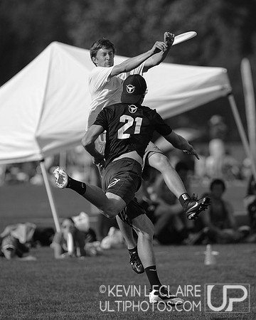 2012 USAU D-I College Championships Saturday Action