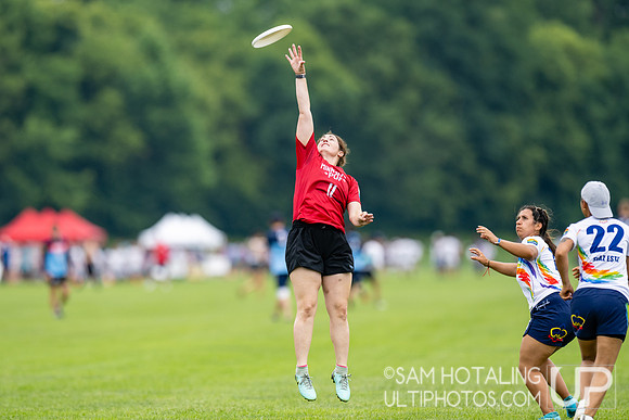 Pop Ultimate vs Spanglish in pool play at World Ultimate Club Championships