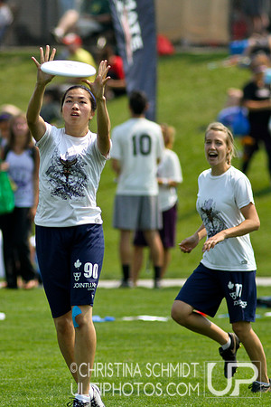2012 USAU D-I College Championships Saturday Round 2 Action