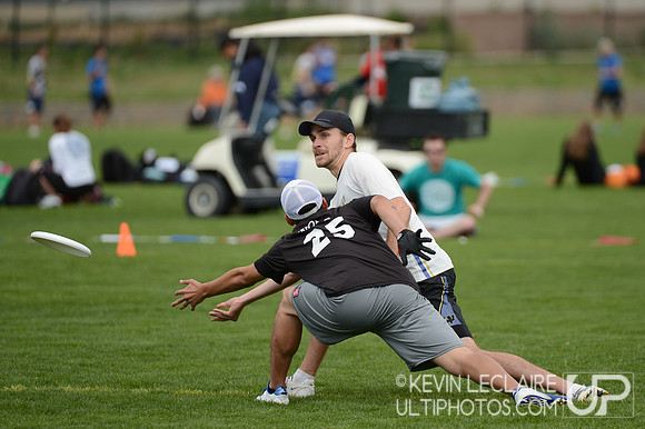 2012 USAU D-I College Championships Friday Action