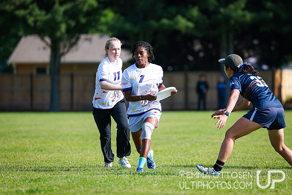 Saturday full coverage from USAU D-I College Championships, UC Santa Cruz vs UC Davis