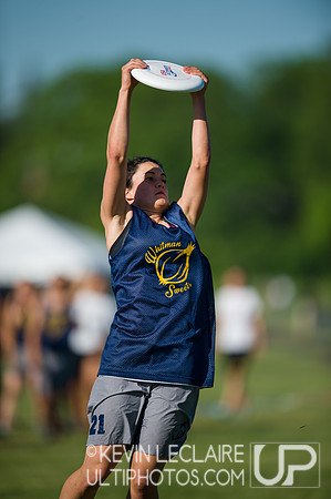 2014 USAU D-I College Champs Saturday Round 1 Action