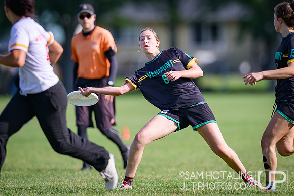 Stanford Superfly vs Vermont Ruckus in pool play at USAU D-I College Championships