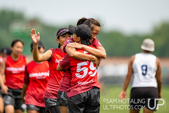 Chicago Nemesis vs Pangolins in pool play at World Ultimate Club Championships