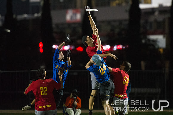 USAU_Nationals_2013_Thursday_20131017_192132_JBP3086