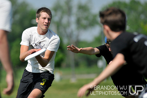 Saturday Open Pool Play & Crossovers - 2012 USAU D-III College Championships