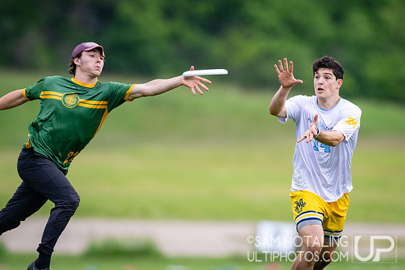 Pool play at USAU D1 College Championships