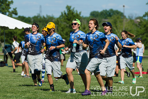 2014 USAU D-I College Champs Friday Round 5 Action