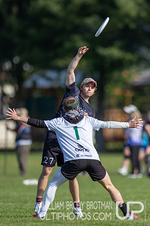 Day 2 of the USA Ultimate D-I College Championships