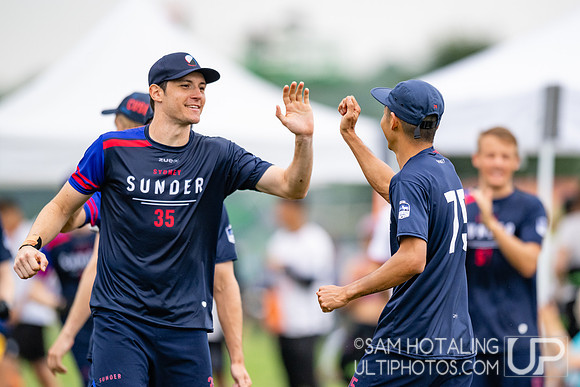 CUSB Open vs Sunder in pool play at World Ultimate Club Championships
