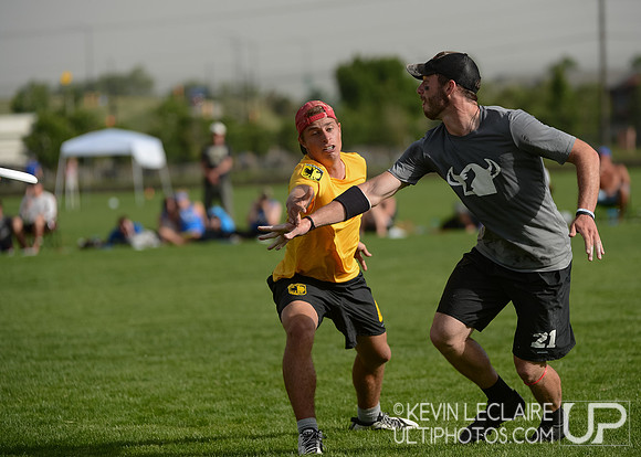 2012 USAU D-I College Championships Saturday Action