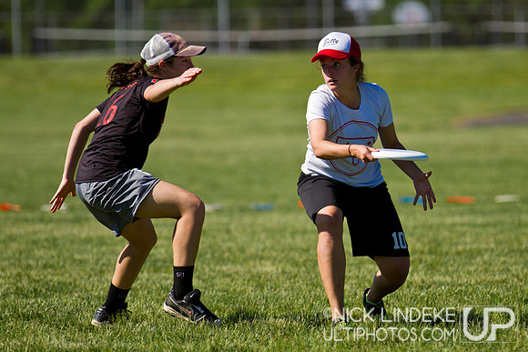 2014 USAU D-I College Champs Friday Action