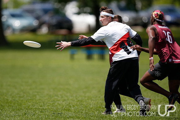 Day 2 of USA Ultimate 2022 D-III College Championships