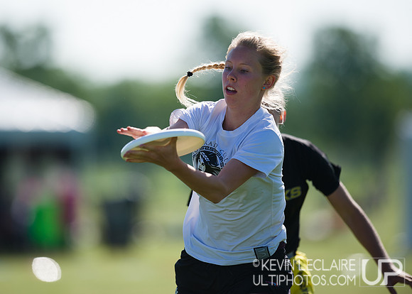2014 USAU D-I College Champs Friday Round 1 Action