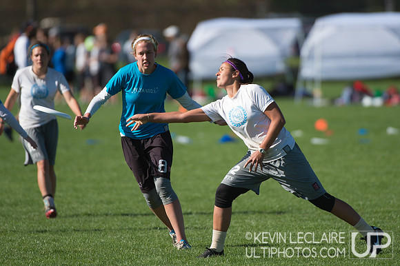 2012 USAU D-I College Championships Sunday Action