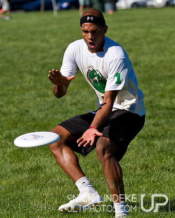 2014 USAU D-I College Champs Saturday Action