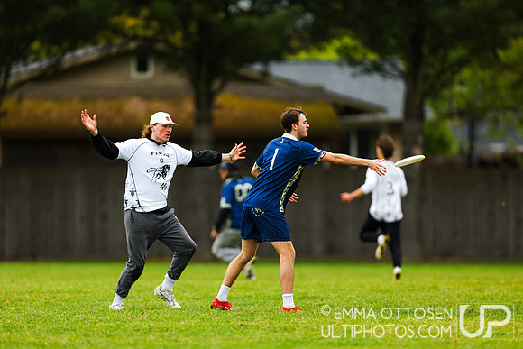 Sunday full coverage from USAU D-IIII College Championships: Round 1