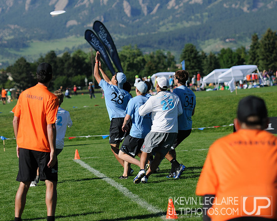 2012 USAU D-I College Championships Sunday Action
