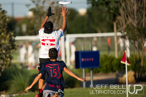 USAU_Nationals_2013_Thursday_20131017_180923_JBP2630