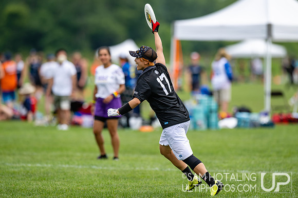 Malafama vs TOKYO Mavericks in pool play at World Ultimate Club Championships