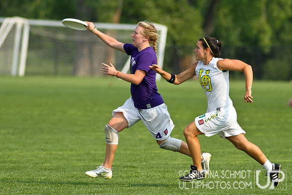 2012 USAU D-I College Championships Saturday Round 1 Action
