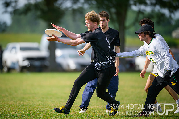 Oregon Ego vs Penn State Spank in quarterfinals finals at USAU D-I College Championships
