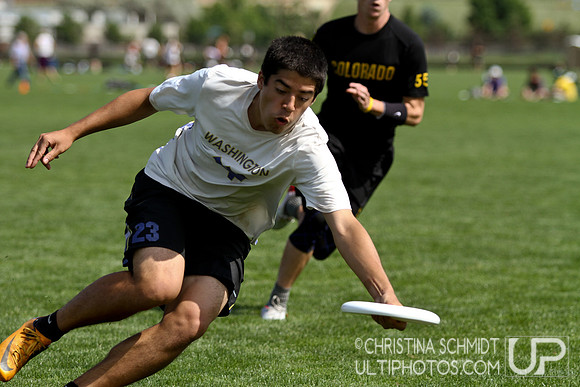 2012 USAU D-I College Championships Friday Round 1 Action