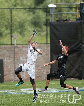 2012 USAU D-I College Championships Friday Action
