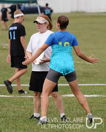 Sunday Women's Division - Touch of Grey v. Bitchmonkeys - 2009 Capital Sectionals