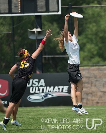 2012 USAU D-I College Championships Saturday Action