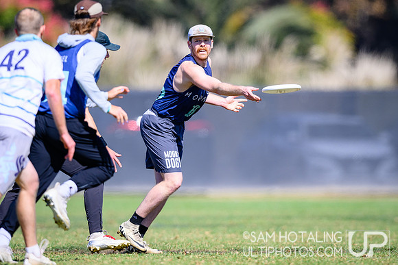 Hybrid vs MOONDOG during Club Championships at Surf Cup Sports Park