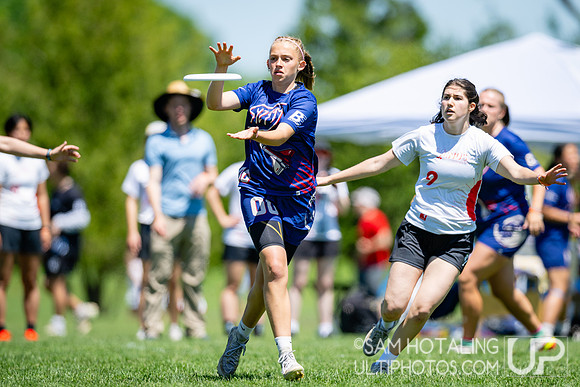 Women’s pool play at USAU DI College Championships