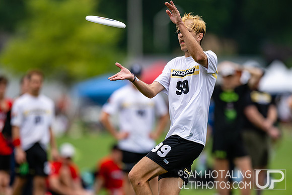 Melbourne Ellipsis vs Wildcats in pool play at World Ultimate Club Championships